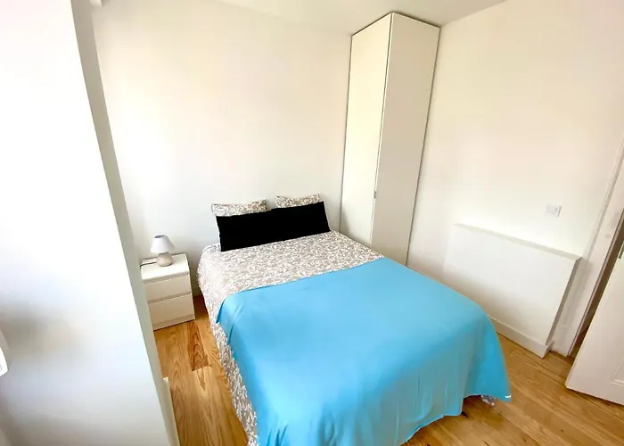 20-2 Castle View With French Terrace Apartment *