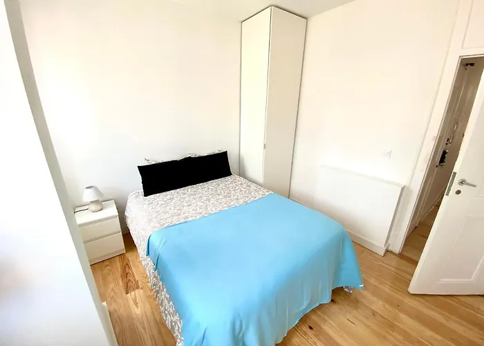 20-2 Castle View With French Terrace Apartment